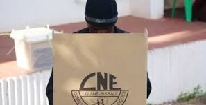 O Sufrágio Universal na Guiné-Bissau: Uma Crítica à Democracia em Construção